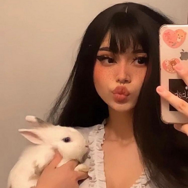 Bunny Girl by 1nonly, Ciscaux